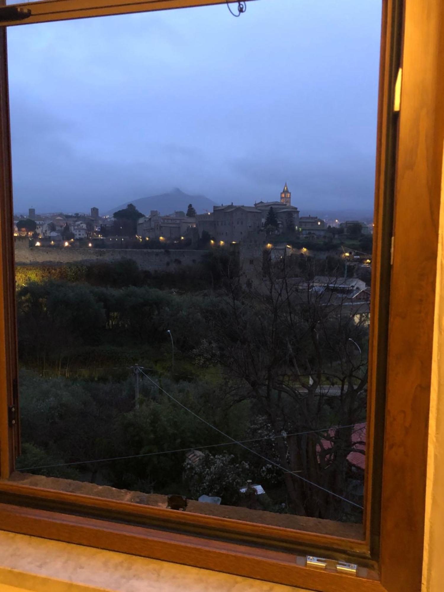 مبيت وإفطار فِتيربو La Finestra Di Umberto Vicino Al Centro Con Parcheggio Privato المظهر الخارجي الصورة